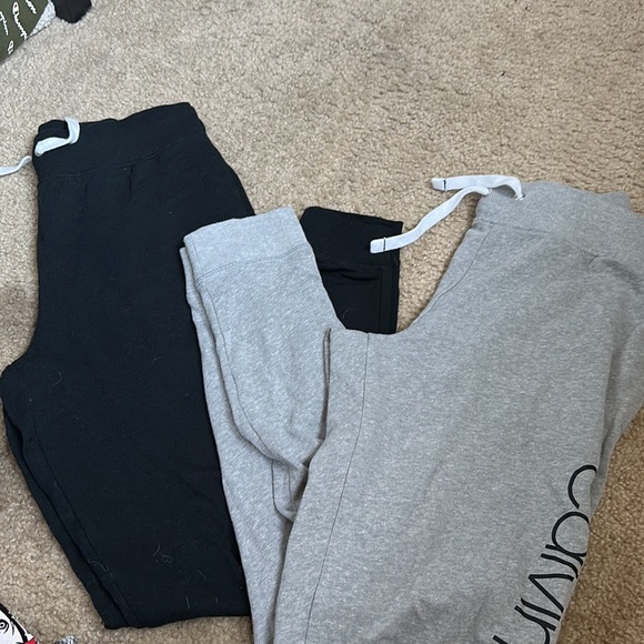 Calvin Klein joggers - Picture 2 of 3